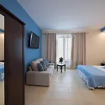 Nv Seafront Av Apartman Nikiána
